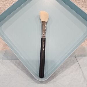 MAC Cosmetics Makeup Brush - Contour Brush 168S